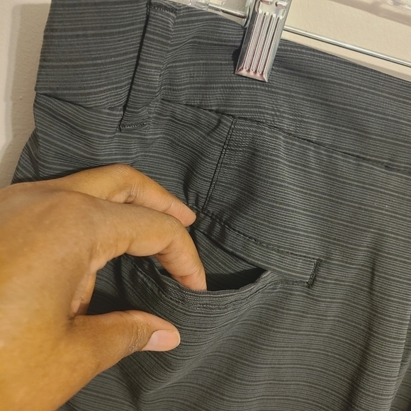 Hang Ten | Men's Gray and Black Striped Hiking or Athleisure Shorts (Size 40) - Picture 9 of 13